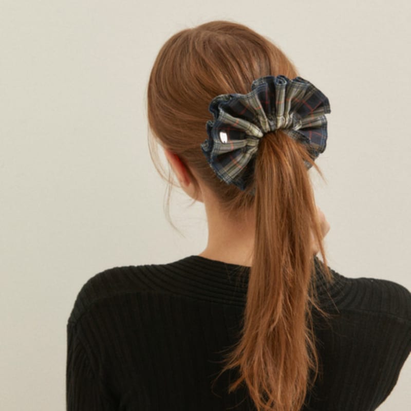 Favorite Noun Check Scrunchies_FW_02_Blue