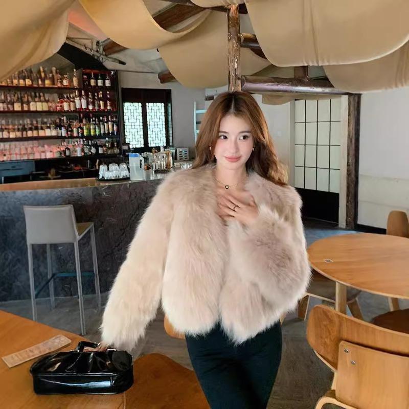 Imitation fur jacket women's autumn and winter loose thickened plush toka short fur integrated top