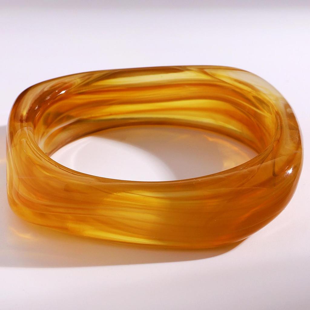 Transparent European & American Retro Resin Irregular Polygon Bracelet - Bold and Unique Hand Jewelry