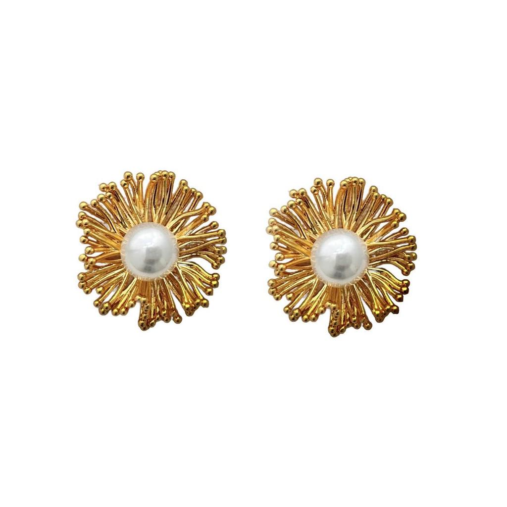 Three-Dimensional Gold Flower Stud Earrings, Niche Atmosphere, Light Luxury, Simple Earrings, Cold Advanced Exquisite Retro