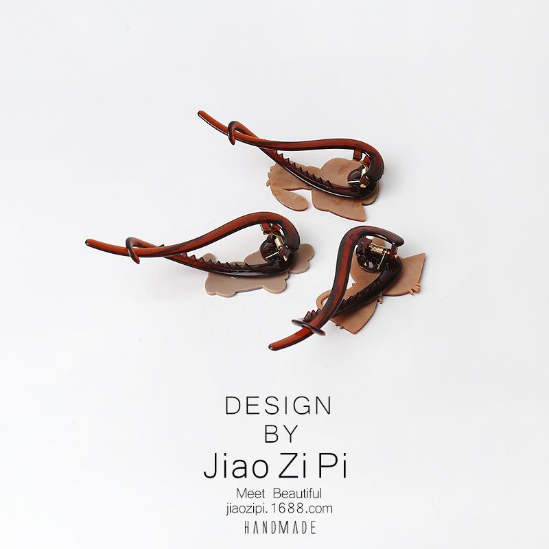 Charming Brown Cat Twist Claw Hair Clip - Creative Updo Hairpin Accessory