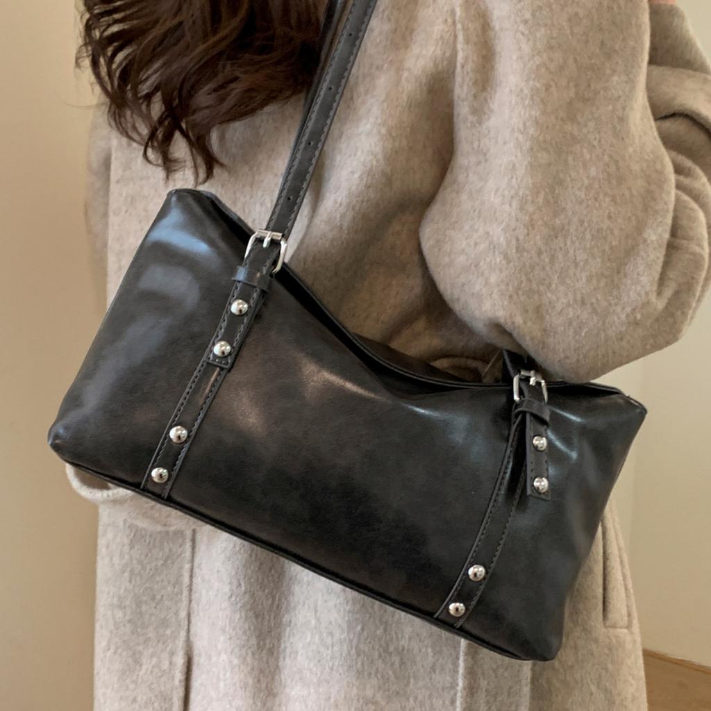 Oil Wax Leather Retro Underarm Bag Women's 2025 New High-end Niche Commuter Bag Fashion Shoulder Messenger Bag Tide