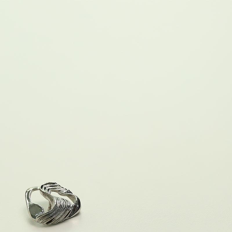 

Xiaoxiang Cold Wind Metal Buttons Tweed Jacket Suit Decorative Buttons Versatile Fur Coat Buttons 2 #[Triangle Ribbon Silver] 18mm