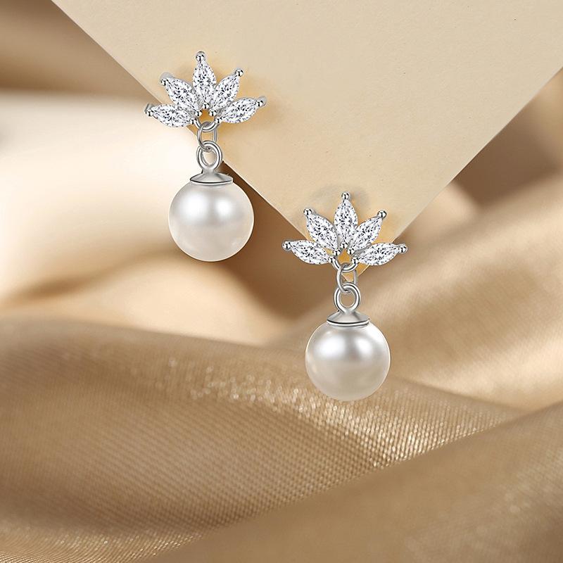 Gold Tone Marquise Zircon Leaf Dangle Earrings White Imitation Pearl Drop Earrings Elegant Wedding Daily Jewelry for Women