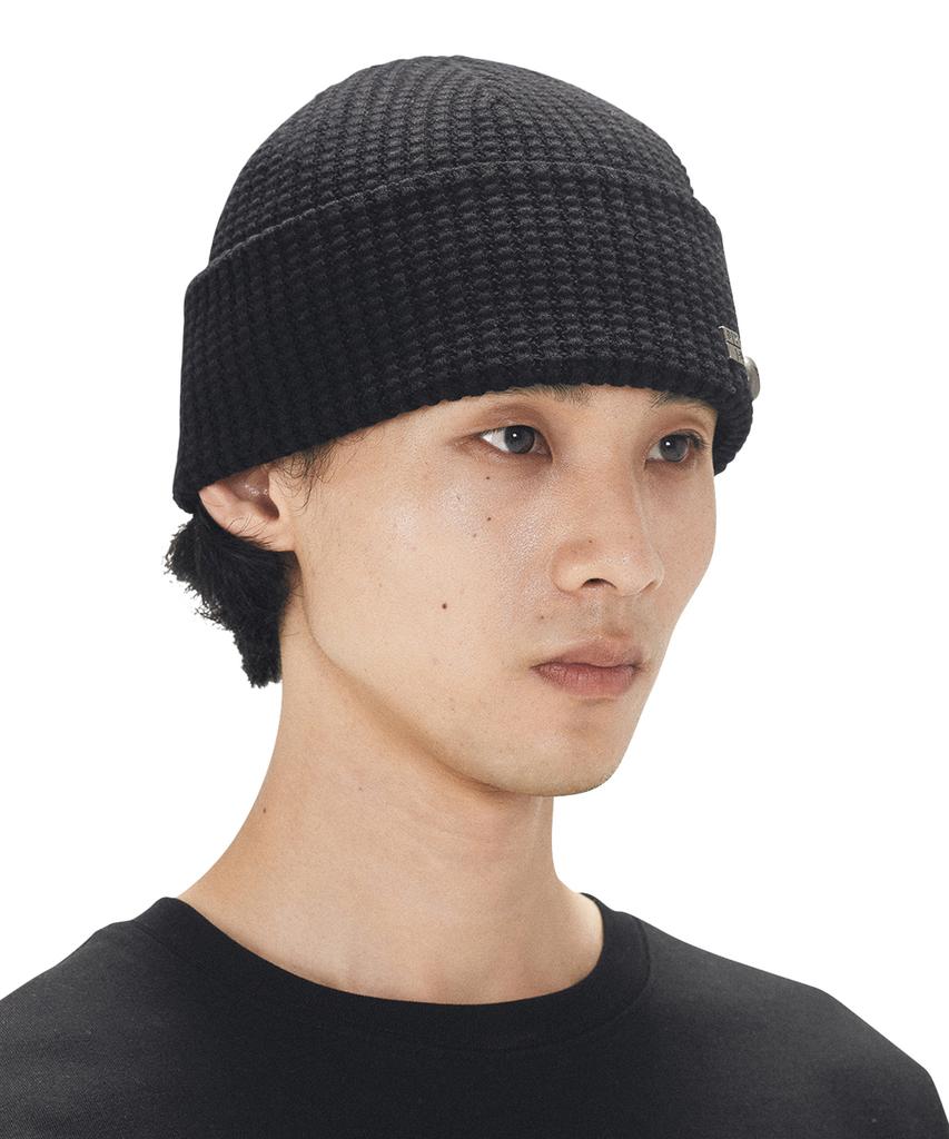 Opeunyadeu(Owai) Smile Cube Rivet Waffle Beanie - Black