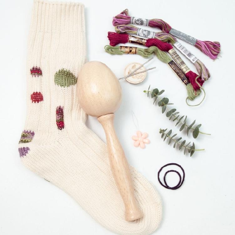 Wood Darning Egg and Needle Thread Adult Kid DIY Handicraft Home Sewing Tool