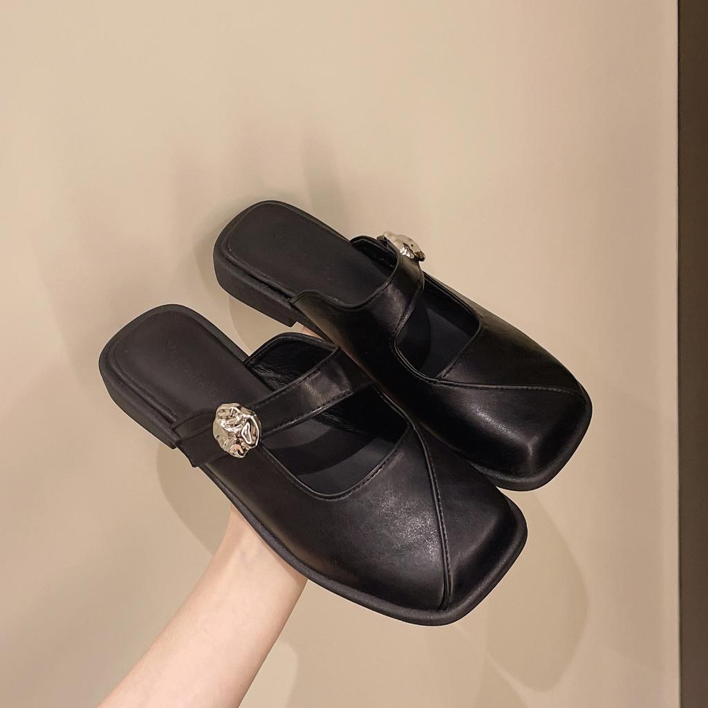 Korean Version of the Outer Wear Flat Bottom Versatile Square Head Cool Slippers Women's 2025 New Spring and Summer Low Heel Retro Lazy Bag Head Half