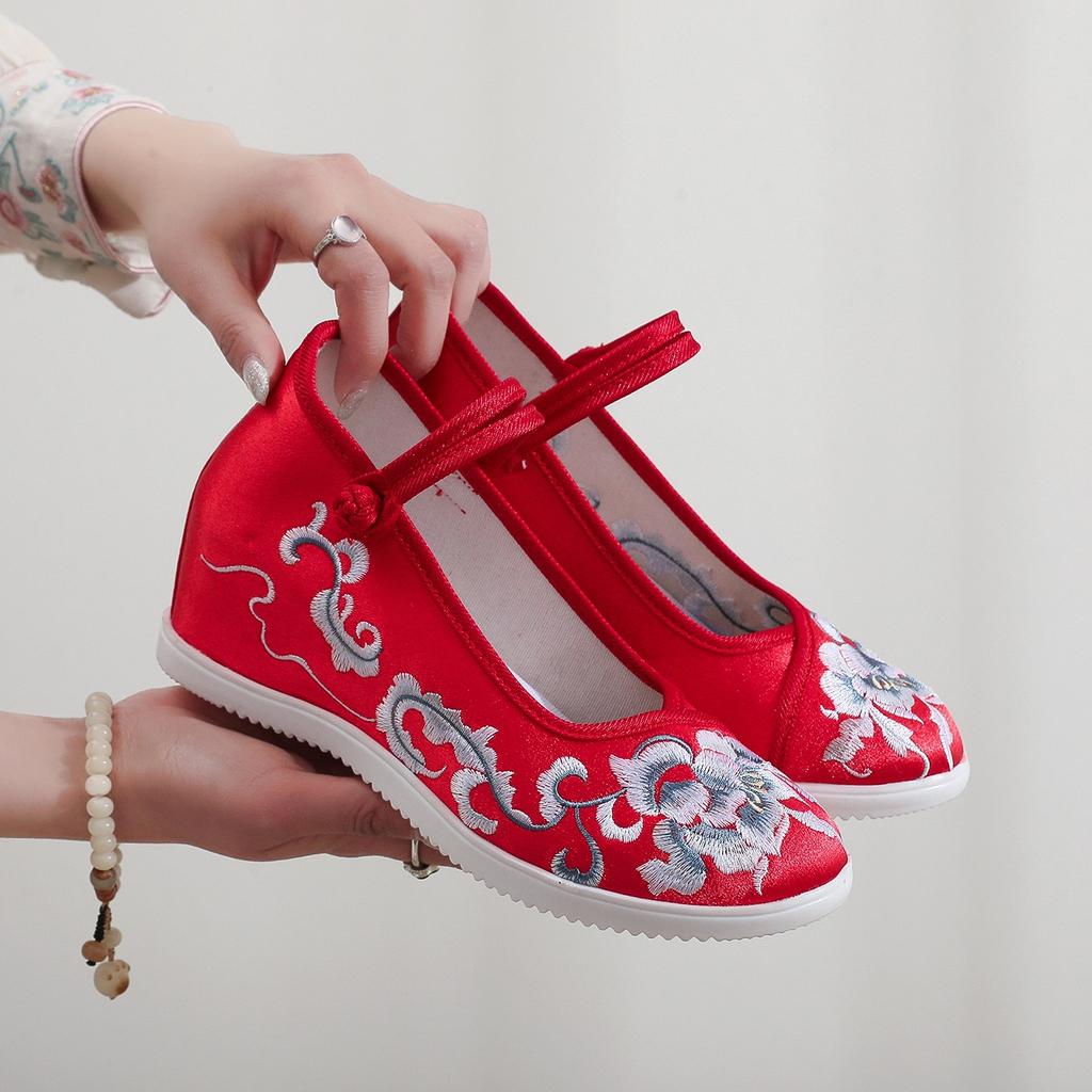 [Lingyu] 2025 Spring New Old Beijing Cloth Shoes Women's Inner Height Increase New Chinese Embroidered Shoes Ancient Hanfu Shoes