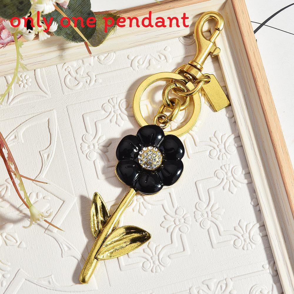 Style Daisy Bag Charm With Rhinestones For Fashionable Handbags And Gifts