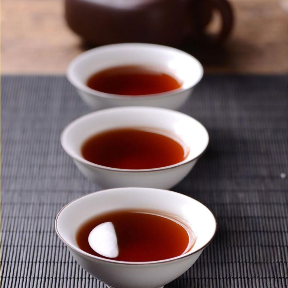 Dive into a World of Unique Tastes: Our Tea Collection Boasting Tieguanyin, Pu'er, and Distinctive Blends