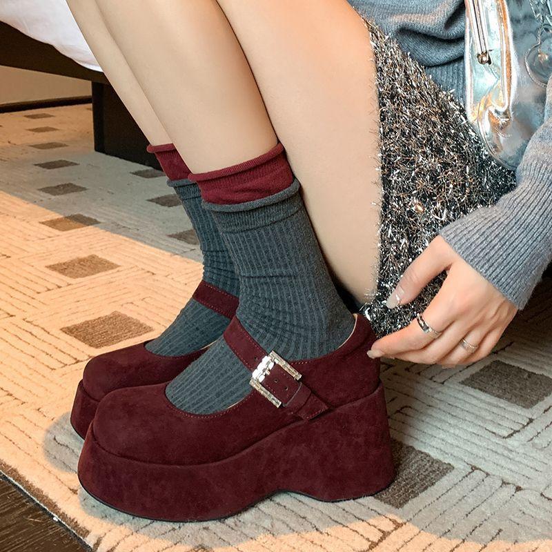 

Французские туфли Мэри Джейн на платформе для женщин, новая весенняя коллекция 2025 года, маленькие одинарные туфли на высокой танкетке, не устаешь от высоких каблуков 40 красный