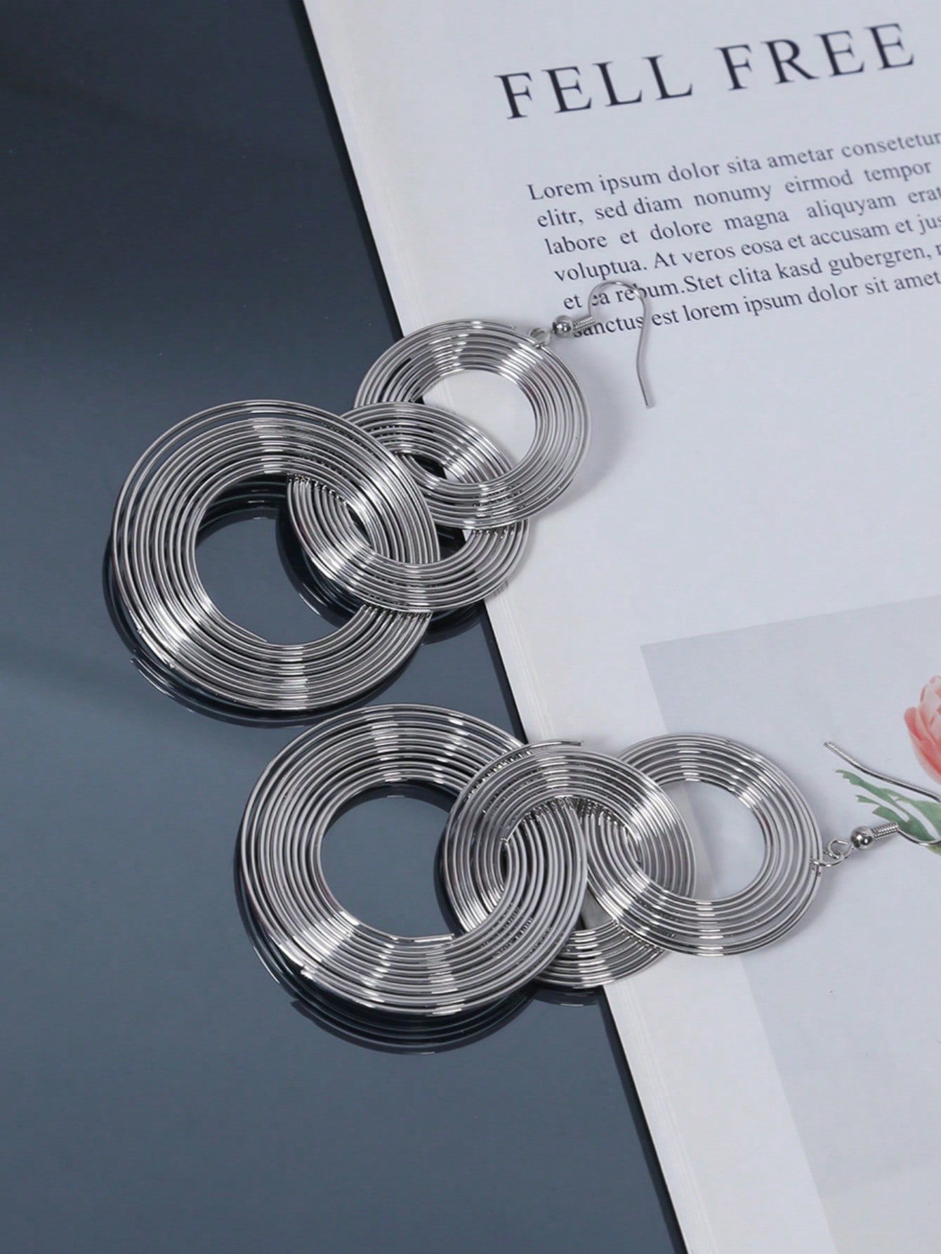 

1 пара персонализированных металлических многослойных серег-колец, преувеличенные винтажные большие серьги-подвески с кругами для женщин one-size серебряный