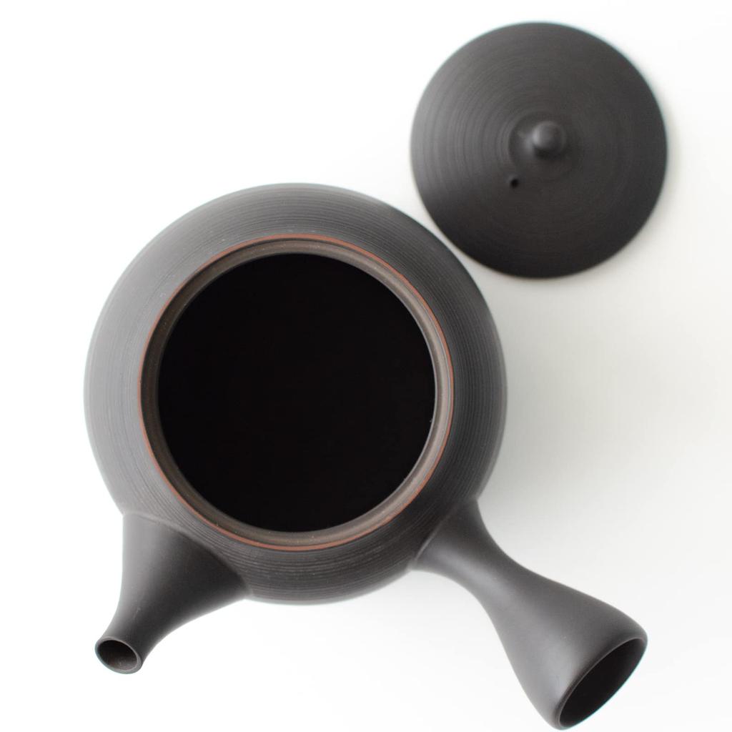 Tokoname-yaki Gyokumitsu Kiln Teapot with Ceramesh Ceramic Tea Strainer (Large Capacity, Approx. 480ml) - Black Kiln-Change Finish with Striped