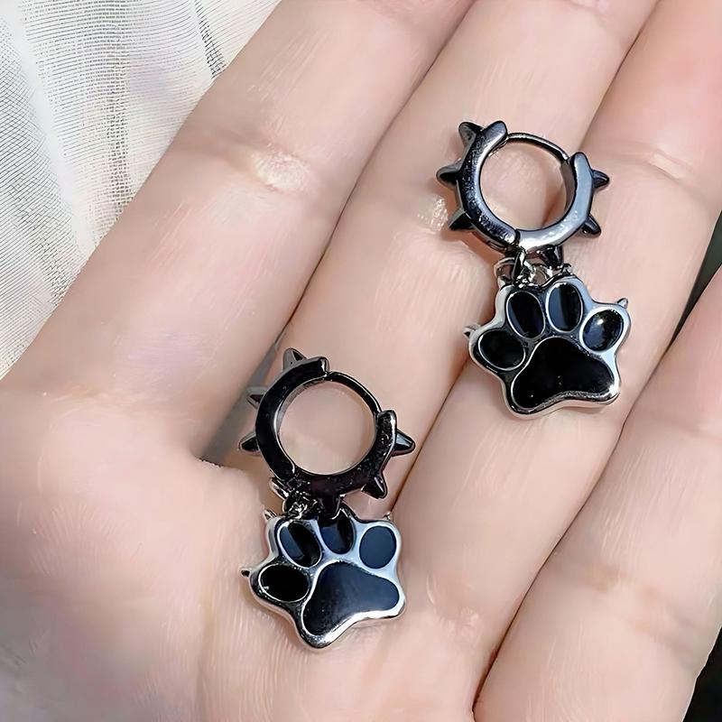Hip Hop Punk Cat Paw Pendant Earrings Suitable For Men And Women Cool And Personalized Black Rivet Jewelry Gifts