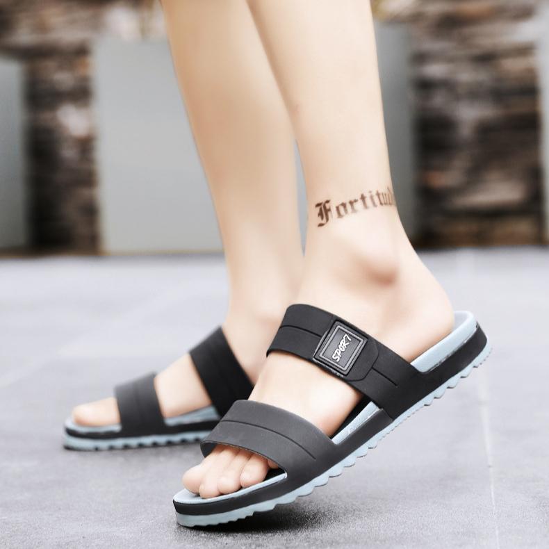 Trendy Slippers for Men Summer Breathable Slip Resistant Beach Resistant Wear-resistant Casual One-piece Sandals