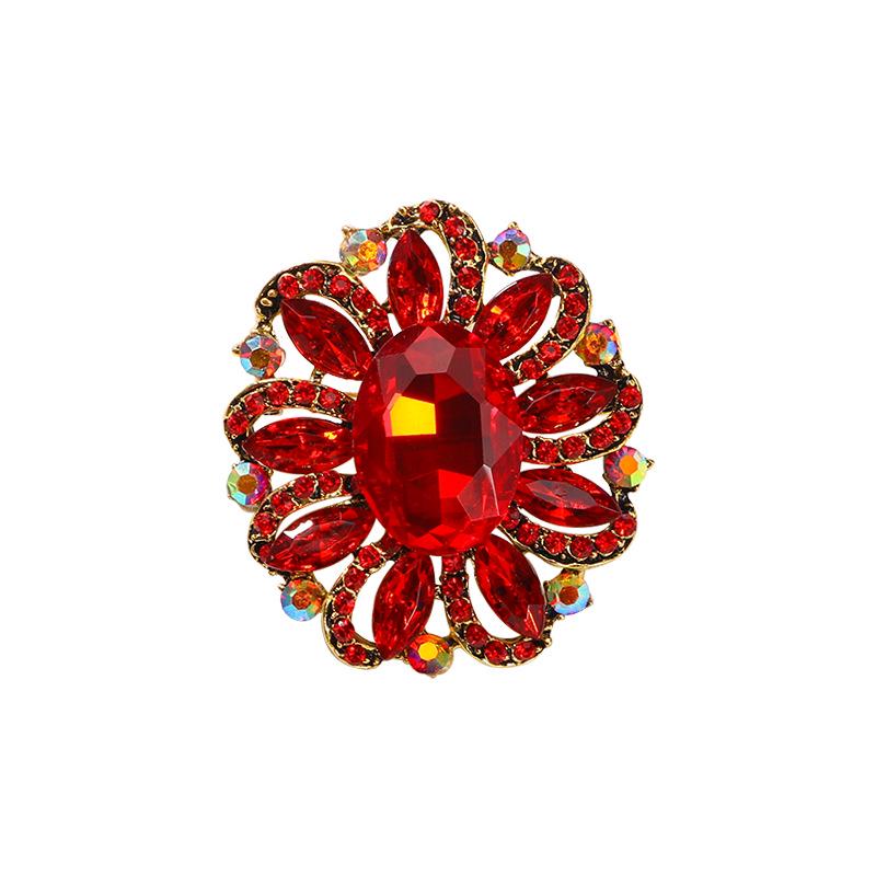 European & American Fashion Crystal Flower Brooch: Alloy, Diamond Women's Clothing Accessory