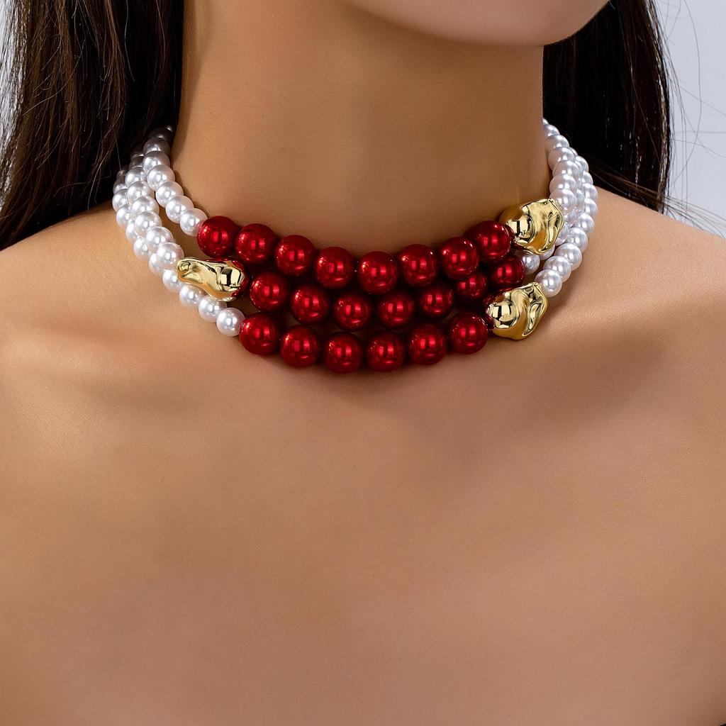 Trendiges rotes mehrschichtiges Kunstperlen-Halsband für Damen Streetwear-Party-Kleidung