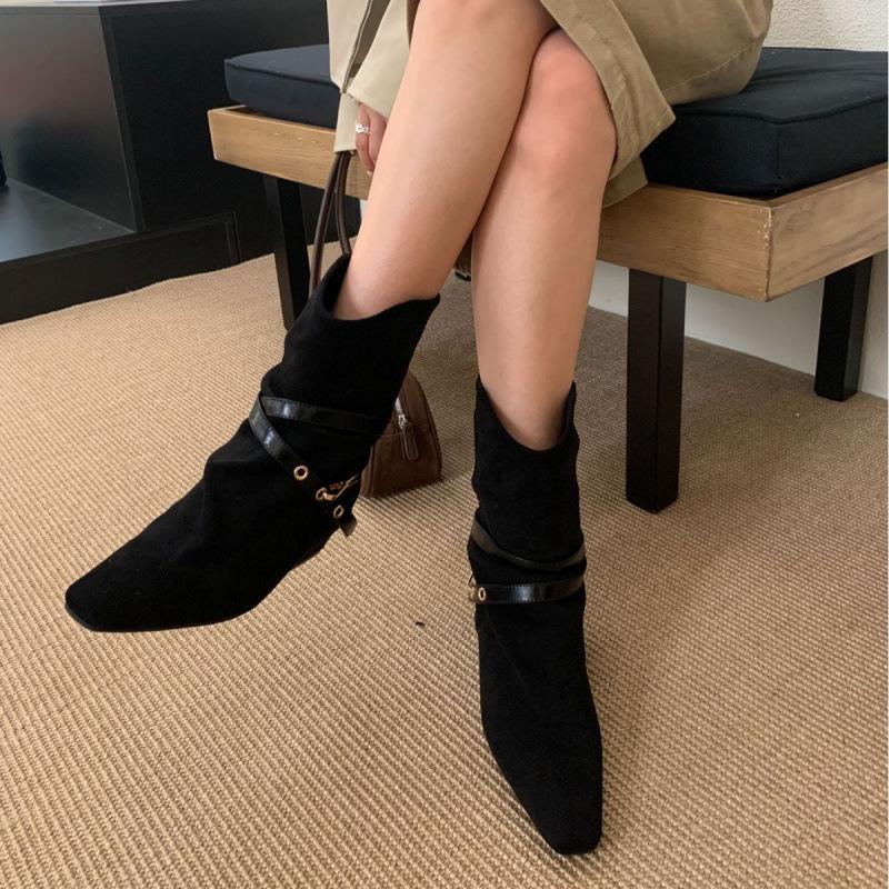 Retro thick heel two wear square head knight boots women's 2025 autumn and winter new suede belt buckle versatile and thin medium boots