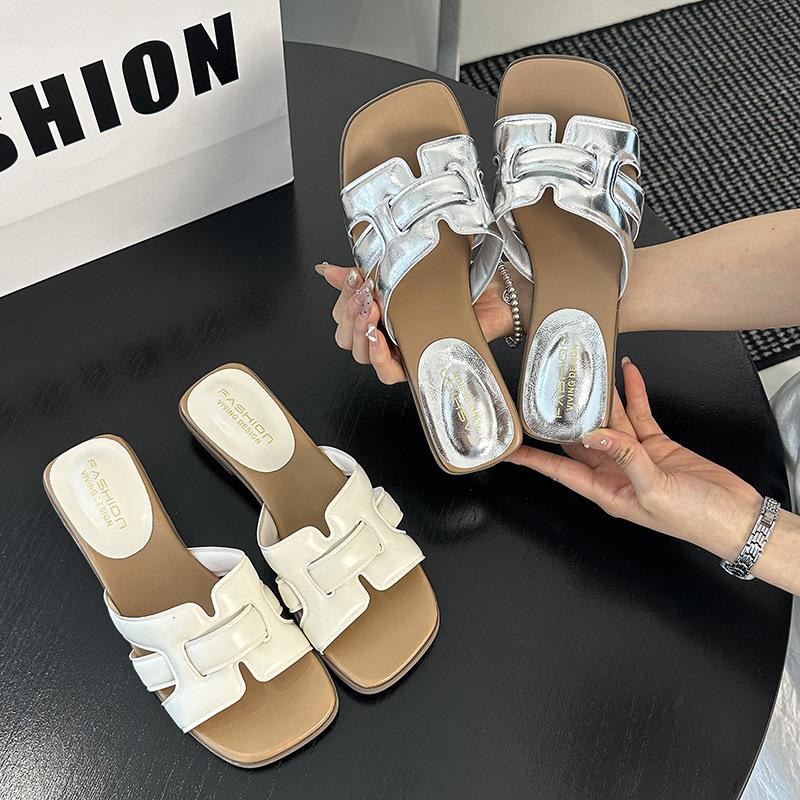 Woven one-word slippers 2025 summer new French slippers wear flat-bottomed thick heels sandals casual versatile slippers