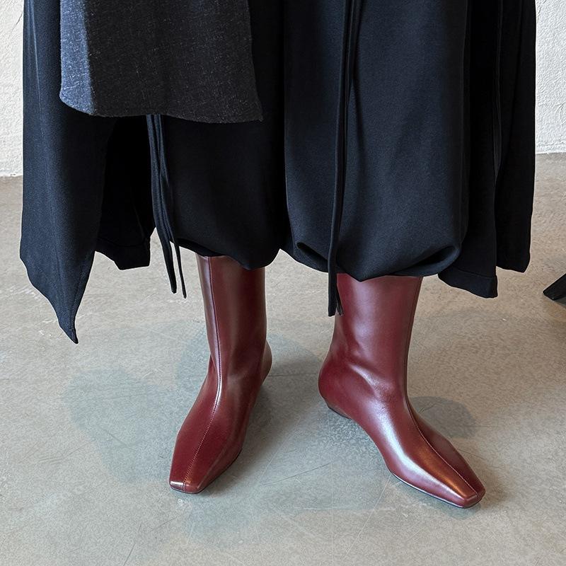 Korean version of fashionable simple sleeve temperament boots 2025 autumn and winter new square head low heel one pedal casual Chelsea boots