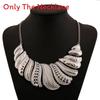 Fashionable European Style Alloy Necklace With Floral Design For Gift And Travel Souvenirs