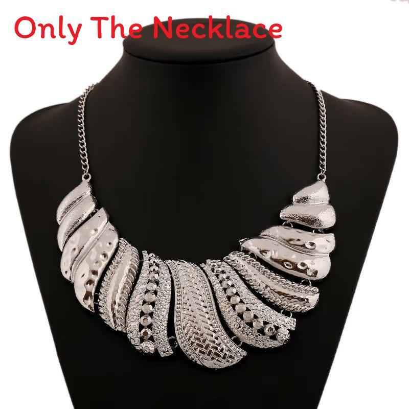 Fashionable European Style Alloy Necklace With Floral Design For Gift And Travel Souvenirs