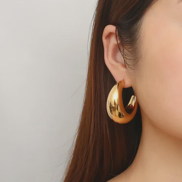 18K Gold-Plated Crescent Hollow Stainless Steel Earrings