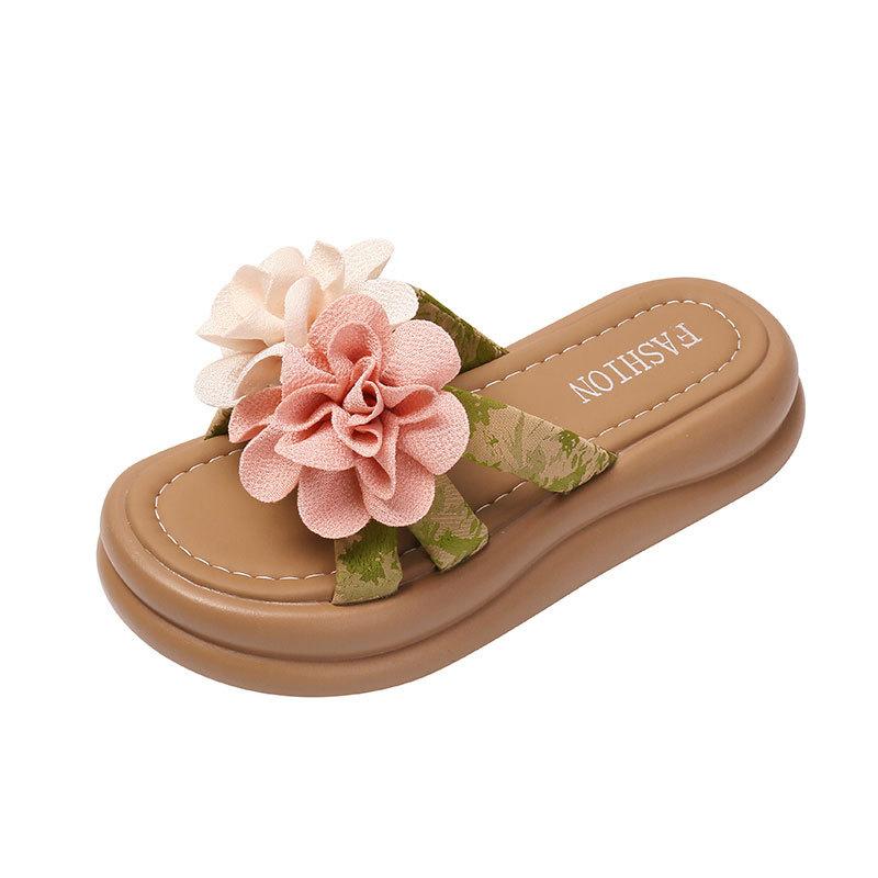 Korean version of sweet flower one-word women, light and comfortable in summer, wearing small flower cool slippers, thick-soled slippers