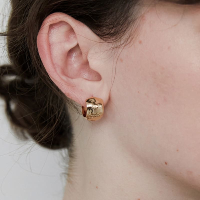 

MIDNIGHT MOMENT bumpy onetouch earring _2color SILVER