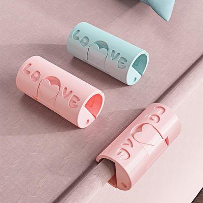 Douyin Bed Sheet Fastener: Anti-Slip, Needle-Free Clip for Securing Quilts and Covers