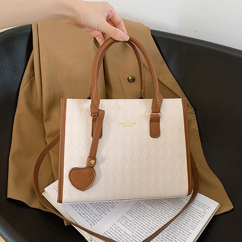 Tooxika Новая простая вместительная сумка на одно плечо небольшого размера квадратной формы 2286₽