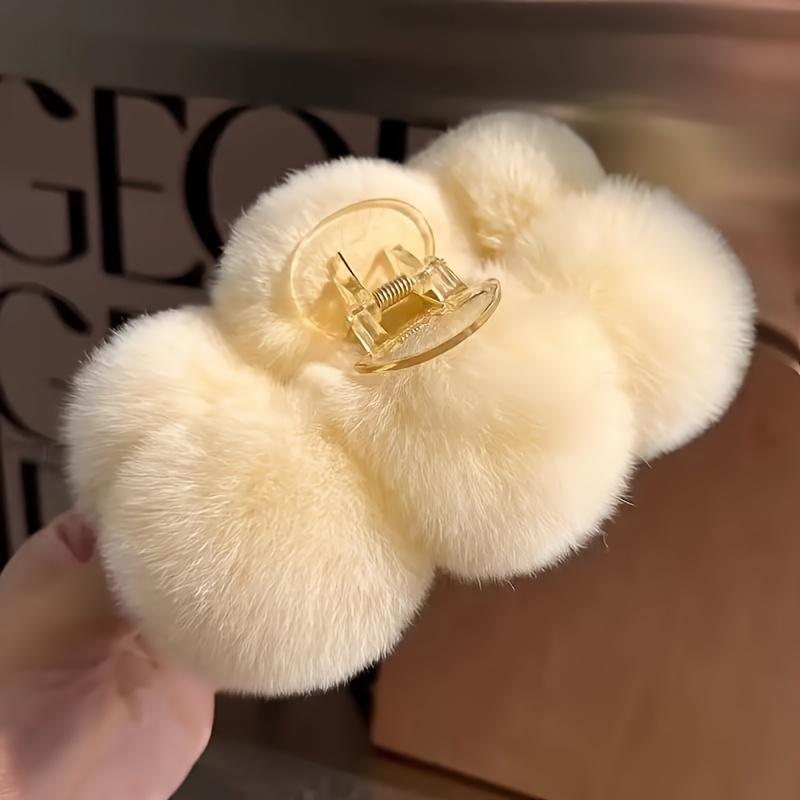 

Large Plush Bunny Ear Hair Clip with Fluffy Faux Fur Soft Non-Slip Grip Cute Hair Accessories for Women Winter Fashion Christmas бежевий