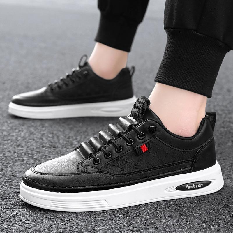 Mode Herren Freizeitschuhe aus Leder Sommer Neuer Trend Vielseitige Lässige Sportliche Board-Schuhe Herren Mode Luxus Herren Sneaker Zapatos De Hombre