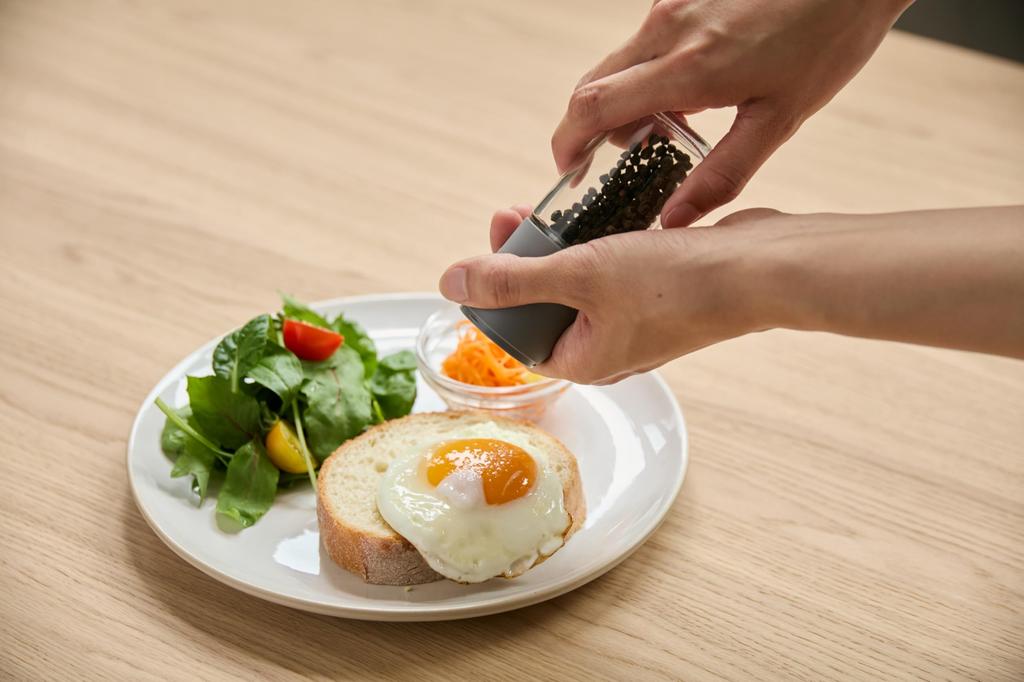 Ceramic Spice Made in Ceramic Pepper Manual Stylish Cookware Mill, Pepper, Gray, 365methods, Kawasaki, Japan, Blade, Grinding, Operation, Design,