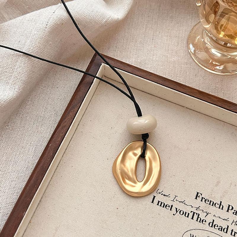 Gold Chunky Necklace For Women, Circular Pendant Long Necklaces Non Tarnish Jewelry Metallic Style Statement Fashion  Gift