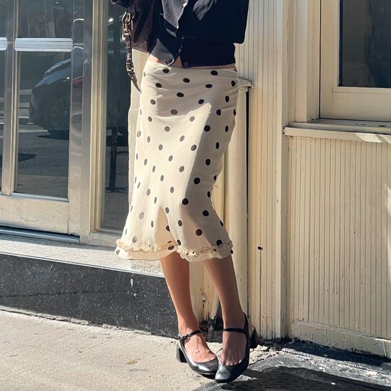 

Temperament Wave Point Color Contrast A-line Skirt Design New Sweet Fungus Edge Versatile Mid Length Skirt Low Waist Spice Girls Skirt S покинуть белый