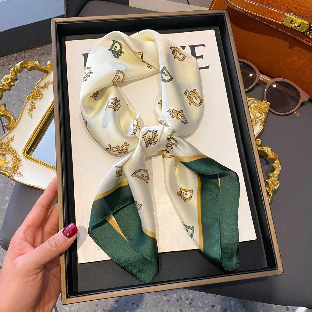 Silk scarf women's neck new scarf with coat 70 small square scarf scarf mother high-end scarf