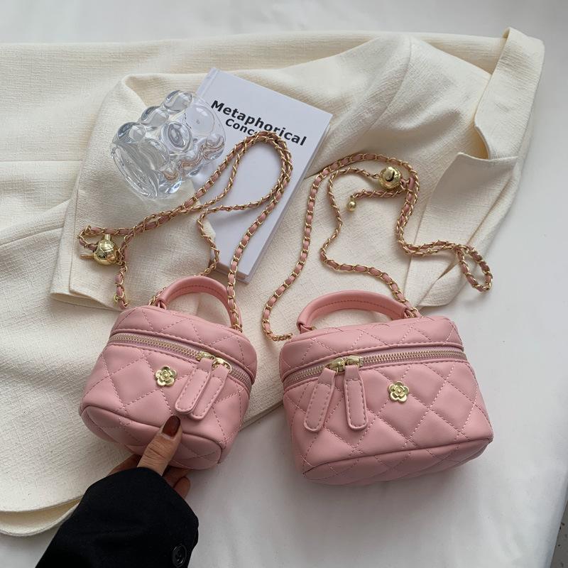 

Универсальная женская сумка-мессенджер на плечо с цепочкой Small