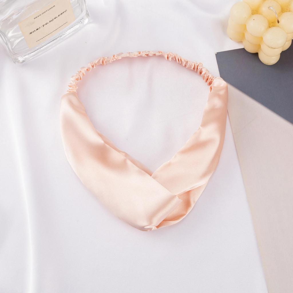 "Fascia Elastica in Seta Simulata": Chic, Comodo, & Design a Croce Monocolore"