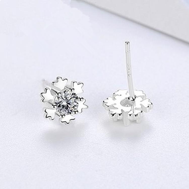 S925 Sterling Silver Snowflake Stud Earrings - Cute Christmas Gift Women's Jewelry
