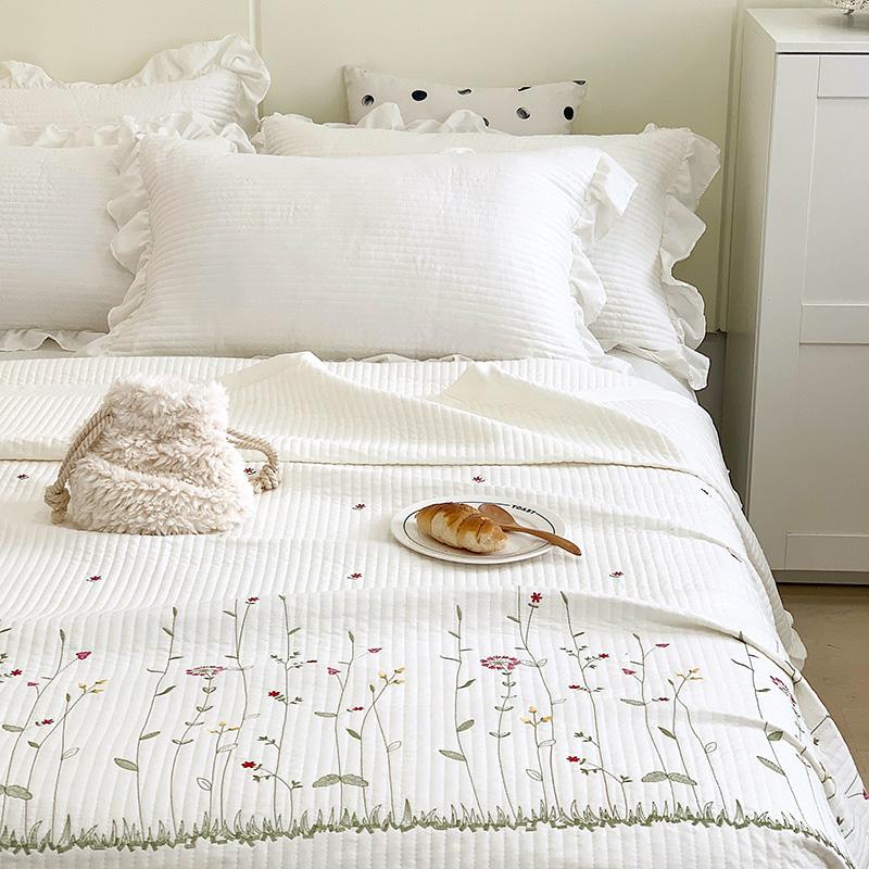 1Pc Korean Princess Ruffles Flowers Embroidery Summer Quilt Bedspread on The Bed Quilt Air-conditioning Blanket Bedding Set