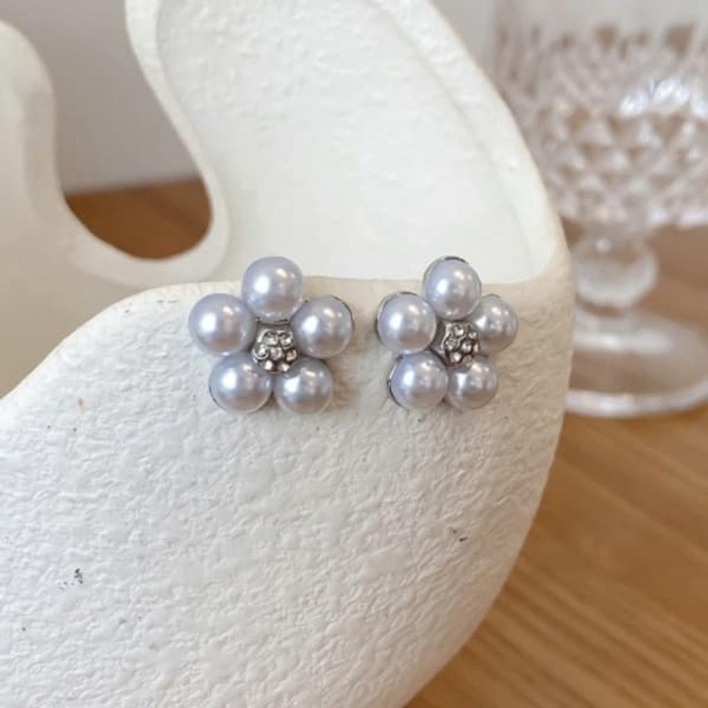 

Women s Daily Five-Pearl Mini Pearl Silver Needle Earrings Silver