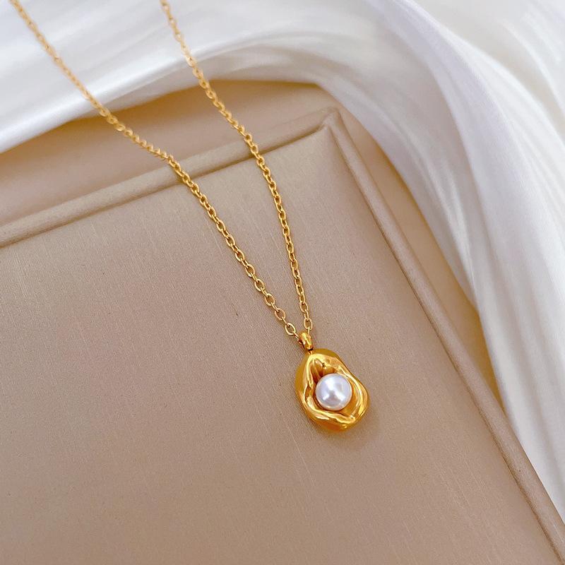 Unregelmäßige, eiförmige Perlenkette aus echtem Gold, gefertigt aus einem Schmelztiegel, mit passendem Schmuck.