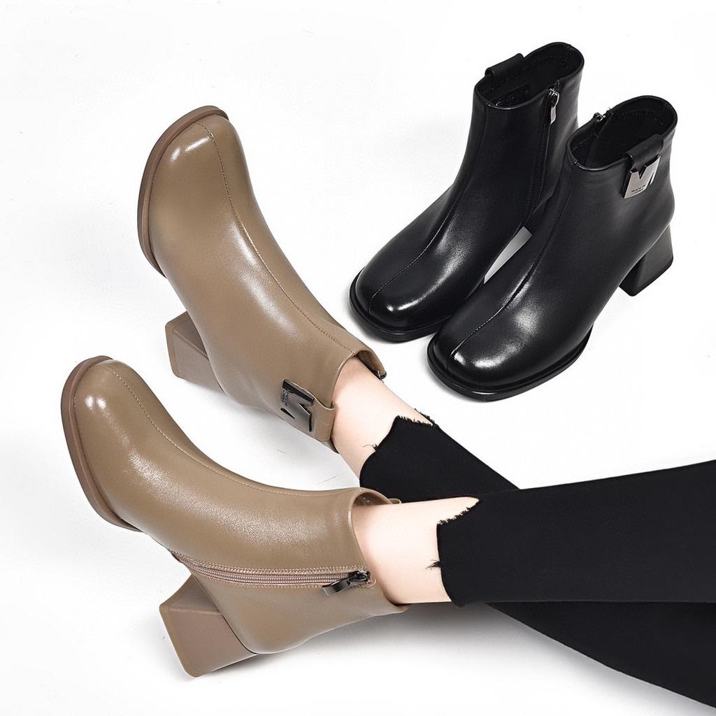 Square head Chelsea small bare boots 2025 fashion Korean version of fairy short boots top layer sheepskin thick heel metal buckle fashion boots