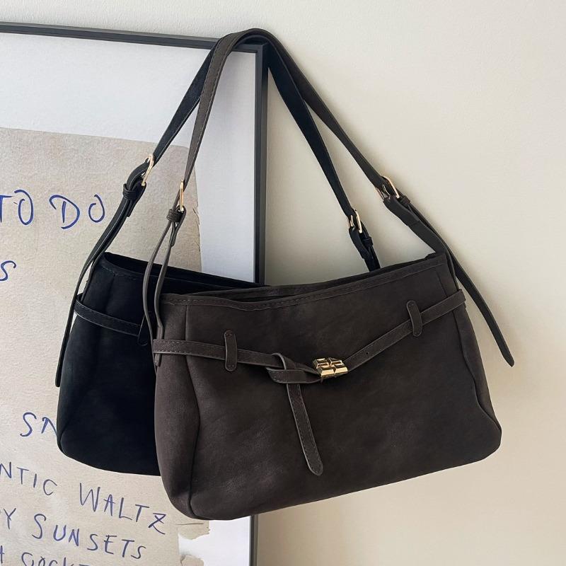 Crossbody Bag with A Sophisticated Look for Business Casual Wear, Single-shoulder Bag with An Underarm Design, Bucket Bag