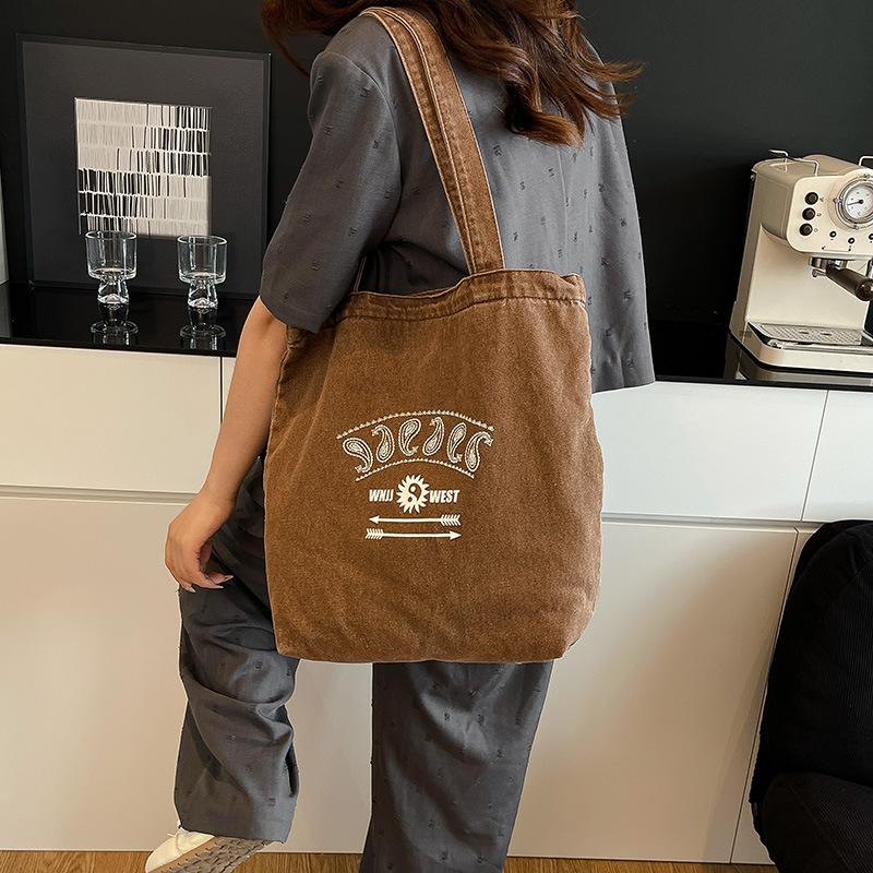 Niche Design Casual Fashion Foreign Style Large Capacity Tote Bag 2025 Summer New Personalized Women's Shoulder Bag