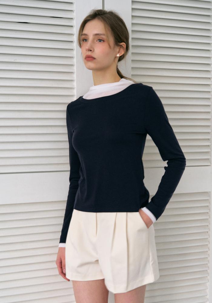 EL Lucia Neck Contrast T-Shirt
