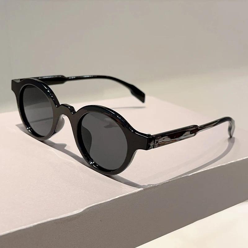 Round Rim Sunglasses Men Vintage Candy Color Outdoor Casual Shades Women New Retro Brand Design Cute Gradient Sun Glasses