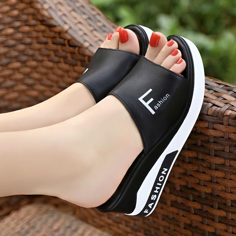 2025 New Arrival Women wedge Flip Flops Lightweight Beach Slippers High Quality PU Leather Zapatos De Mujer Woman Sandal