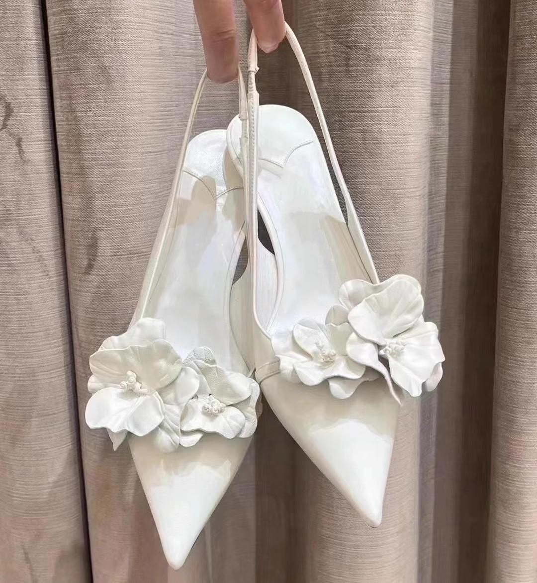 

Модные дизайнерские металлические сандалии-балетки с острым носком для женщин 2024 Новые сандалии с открытым носком и низким каблуком Женская модная сандалия 35 бежевый